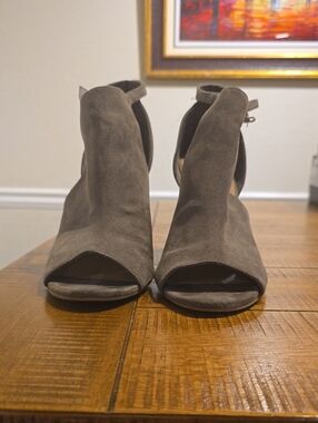 Open-Toe Suede Ankle Strap Heels in Taupe Gray